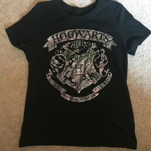 3/$15 shiny Harry Potter Hogwarts shirt XL 14-16